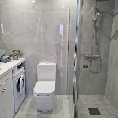 Yacht Club Summer * 派尔努